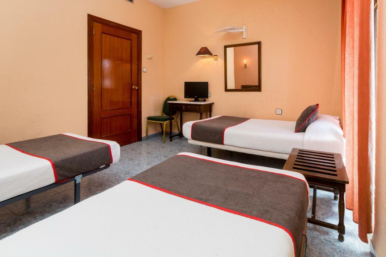 Oyo Hotel Los Alamos 普拉森西亚 外观 照片